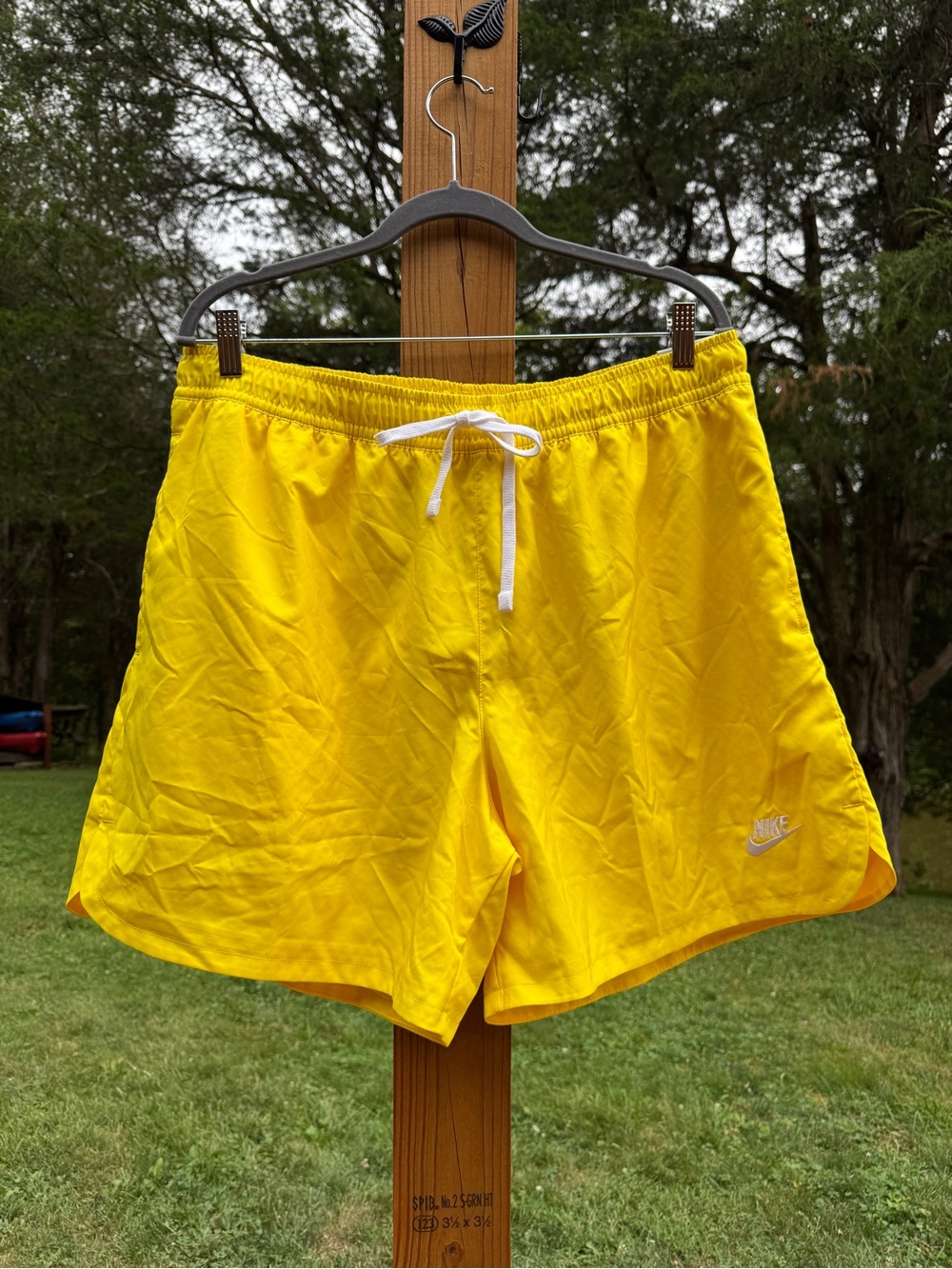 Nike $50 Yellow Men's Athletic Shorts XL - Picture 3 of 12